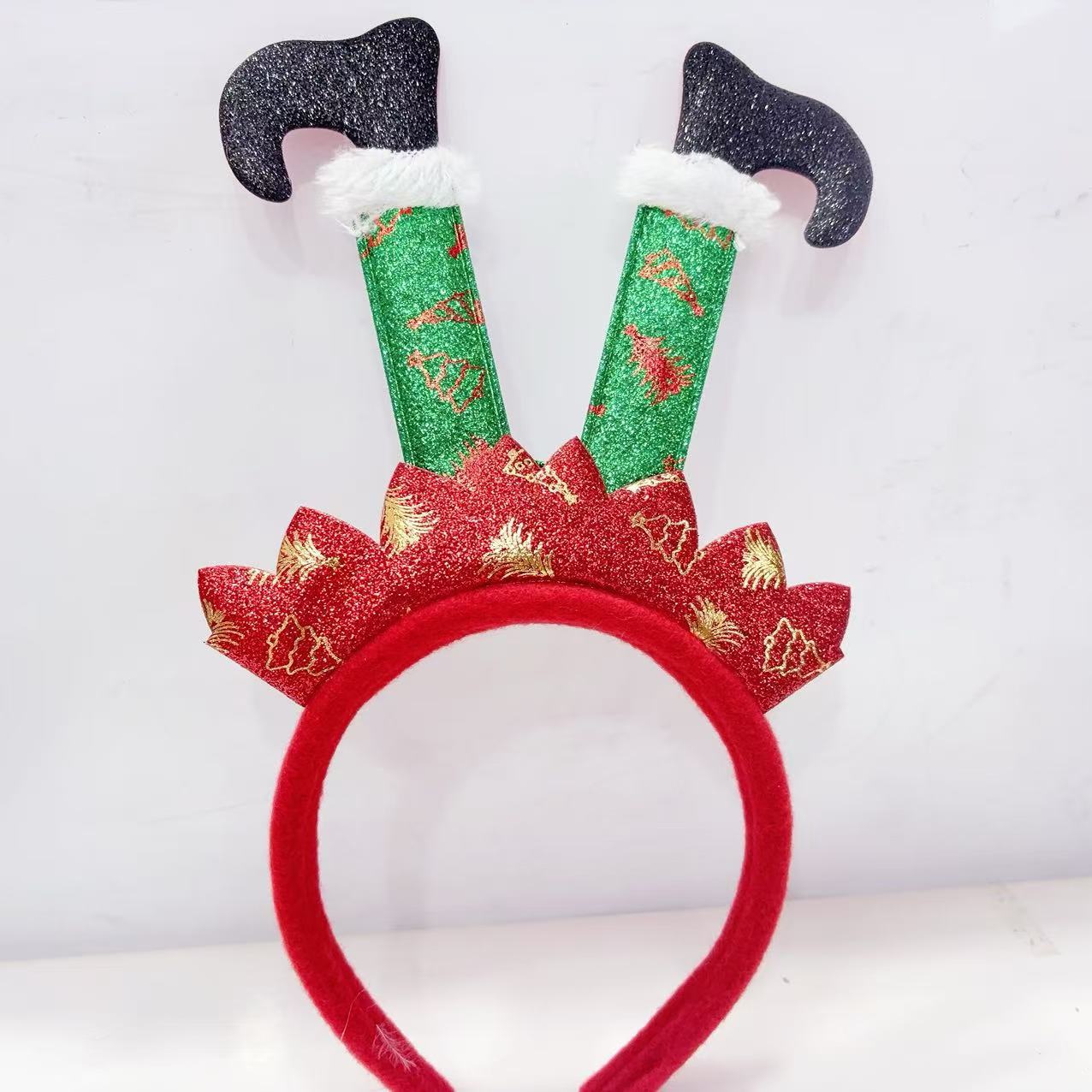 In 2025, cross-border best-selling Christmas party decoration gifts include hair bands, Christmas tree gift boxes, hats, and Santa Claus heads Application Scenario