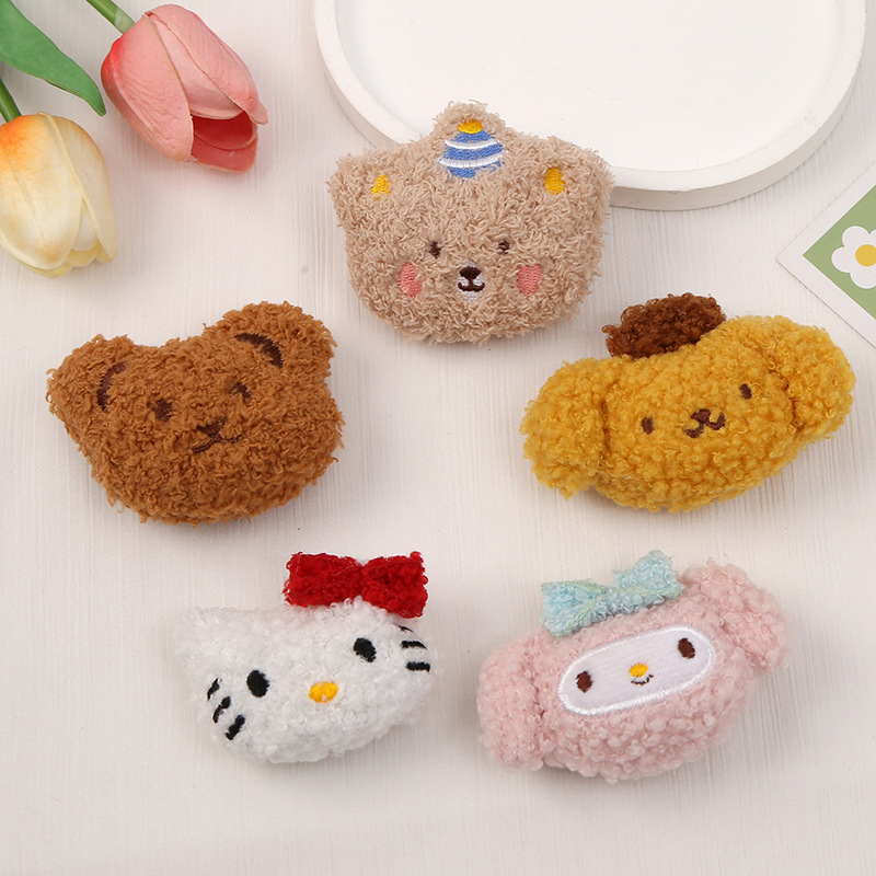 卡通毛绒胸针可爱小熊玩偶卡通公仔饰品diy发夹吊坠服饰配件批发