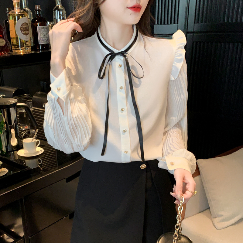 The new lace elegant shirt for ladies in the autumn of 2022 can be paired with a long-sleeved winter chic blouse and a beautiful chiffon top Application Scenario