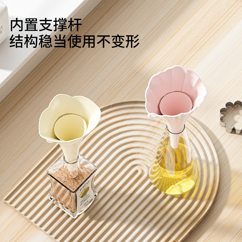 A multi-functional mini household kitchen wine pouring, folding and creative liquid dispensing small-diameter oil funnel with a support funnel details Picture