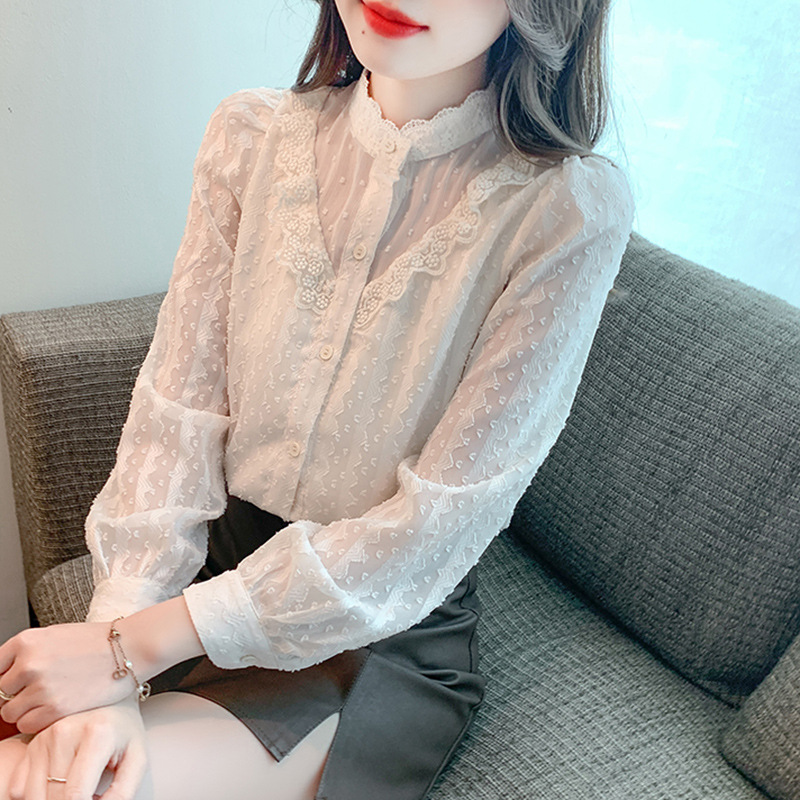 The new autumn 2023 women's fashionable and stylish mini blouse with lace lace puffed sleeves and chiffon shirt is versatile