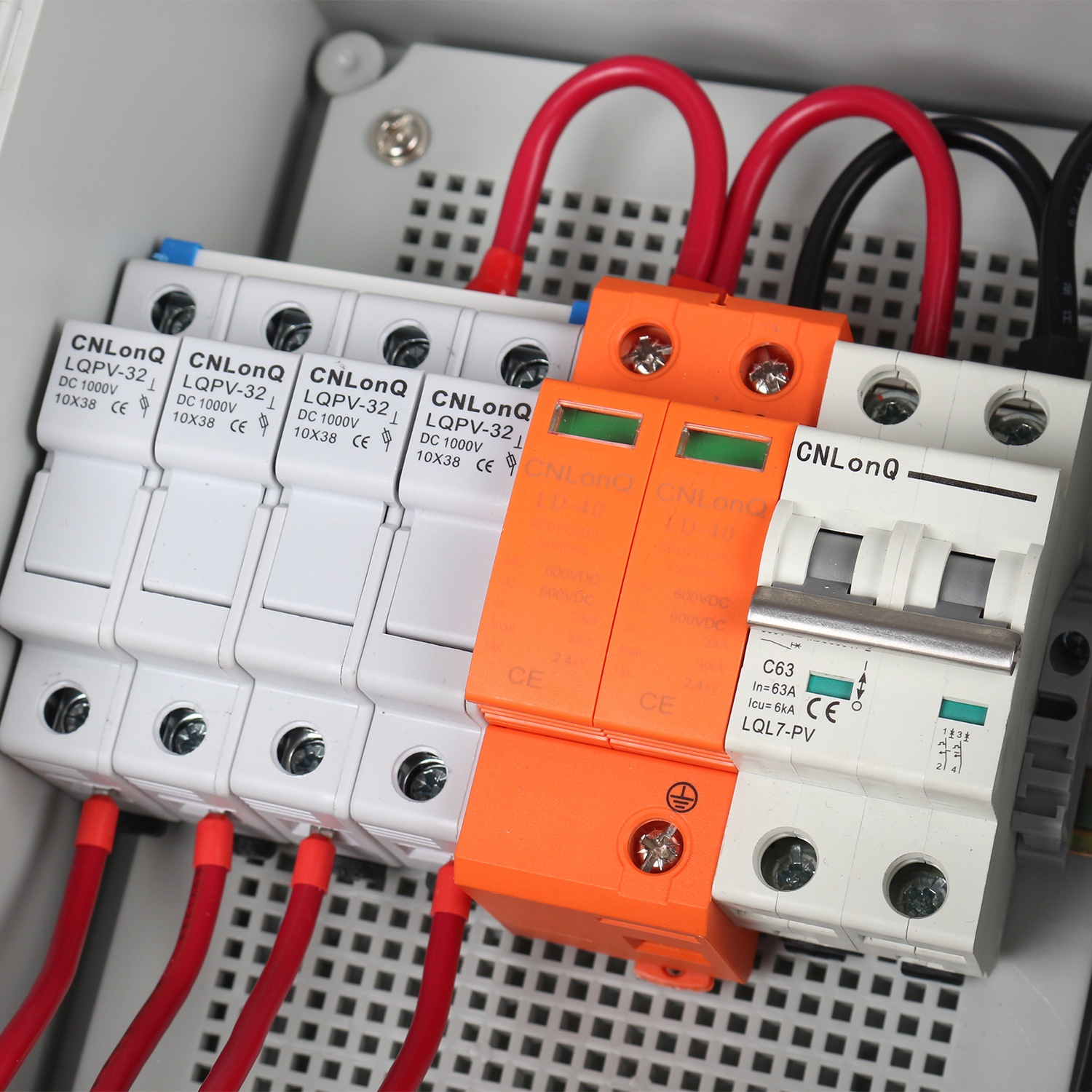 500V 40A 63A 4 Input 1 Output Pv Dc Bus Box Ip66 Solar Power Distribution Box Application Scenario