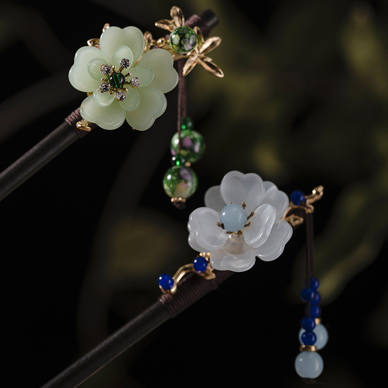Ancient-style hairpins, tassels, wooden hairpins, imitation ebony headwear, updo, Hanfu accessories, hair-tied, ancient-style hairpins for women Application Scenario