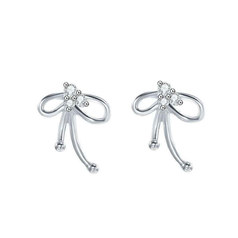 饰品/不锈钢耳钉/耳钉/耳饰/锆石耳钉白底实物图