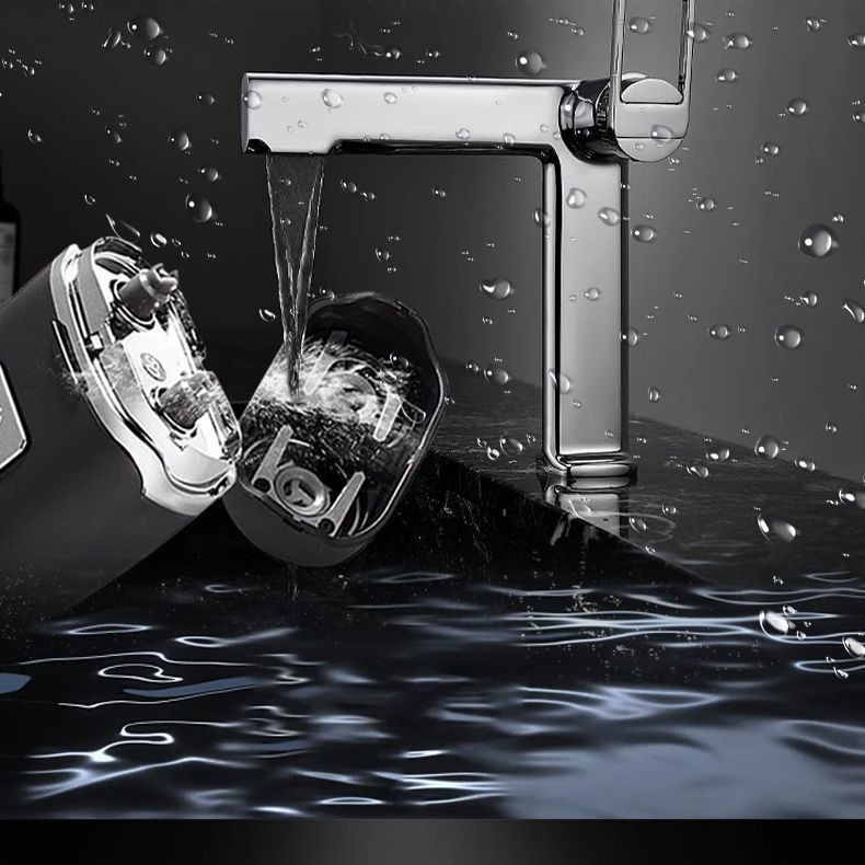 Feike Electric Men's Razor FS829, dual-purpose charging and plugging, full-body washable portable mini beard razor Specification image