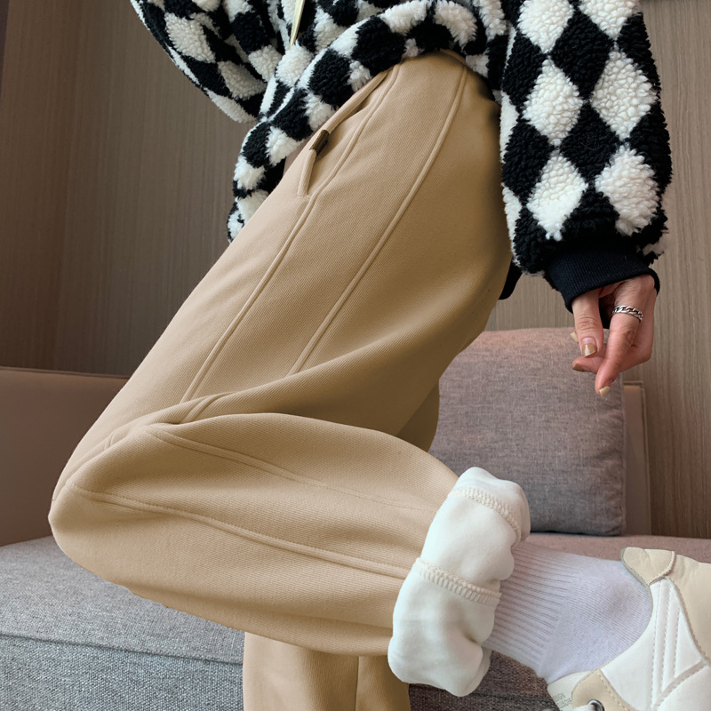 Fleece and thickened sportswear pants for women, new autumn and winter style, loose and versatile, tight-fitting, small label, casual and warm sweatpants Application Scenario