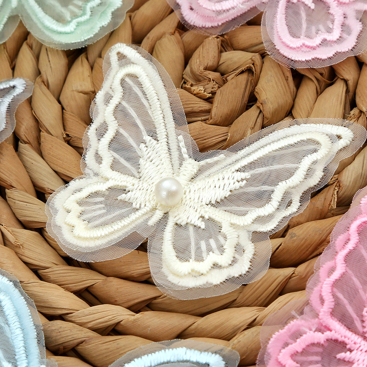 Order a single 5.8cm pearl butterfly double-layer lace DIY pearl flower polyester wedding dress lace Specification image