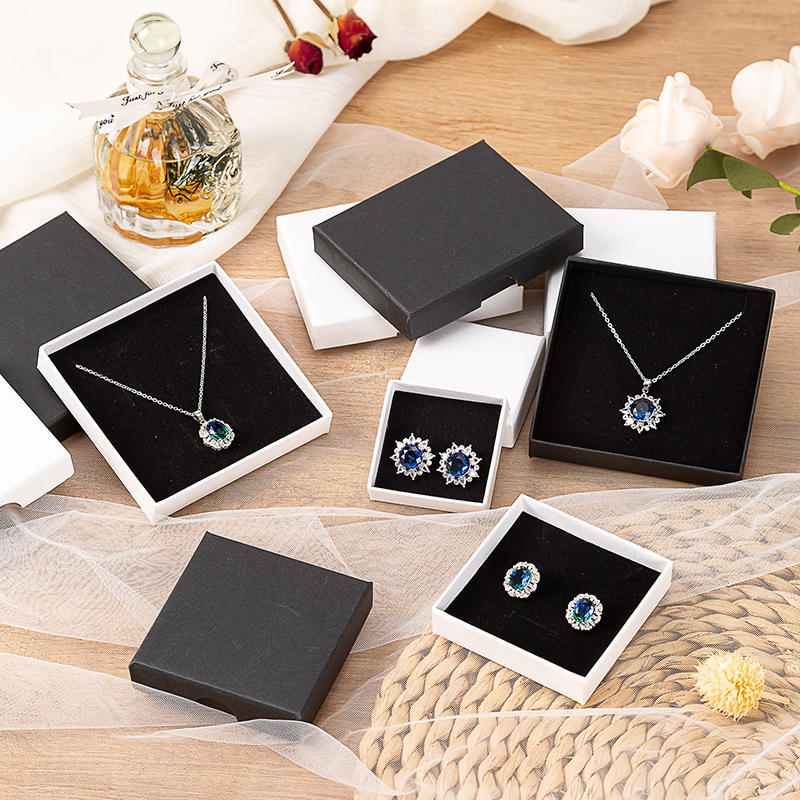 Manufacturer's in-stock Amazon cross-border jewelry packaging boxes, stud earrings, rings, necklaces, bracelets, black and white accessory boxes, logos Specification image