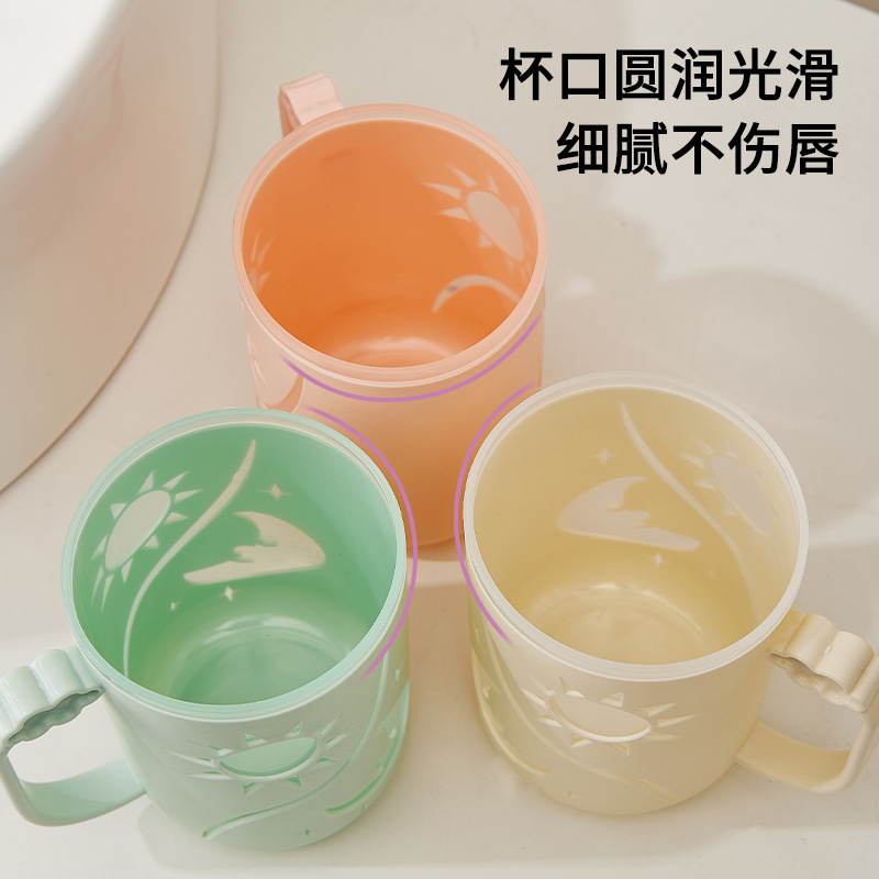 Wholesale household single and double-layer mouthwash cups, simple and creative travel cups, dormitory couple plastic toothbrushes and toothbrush cups Application Scenario