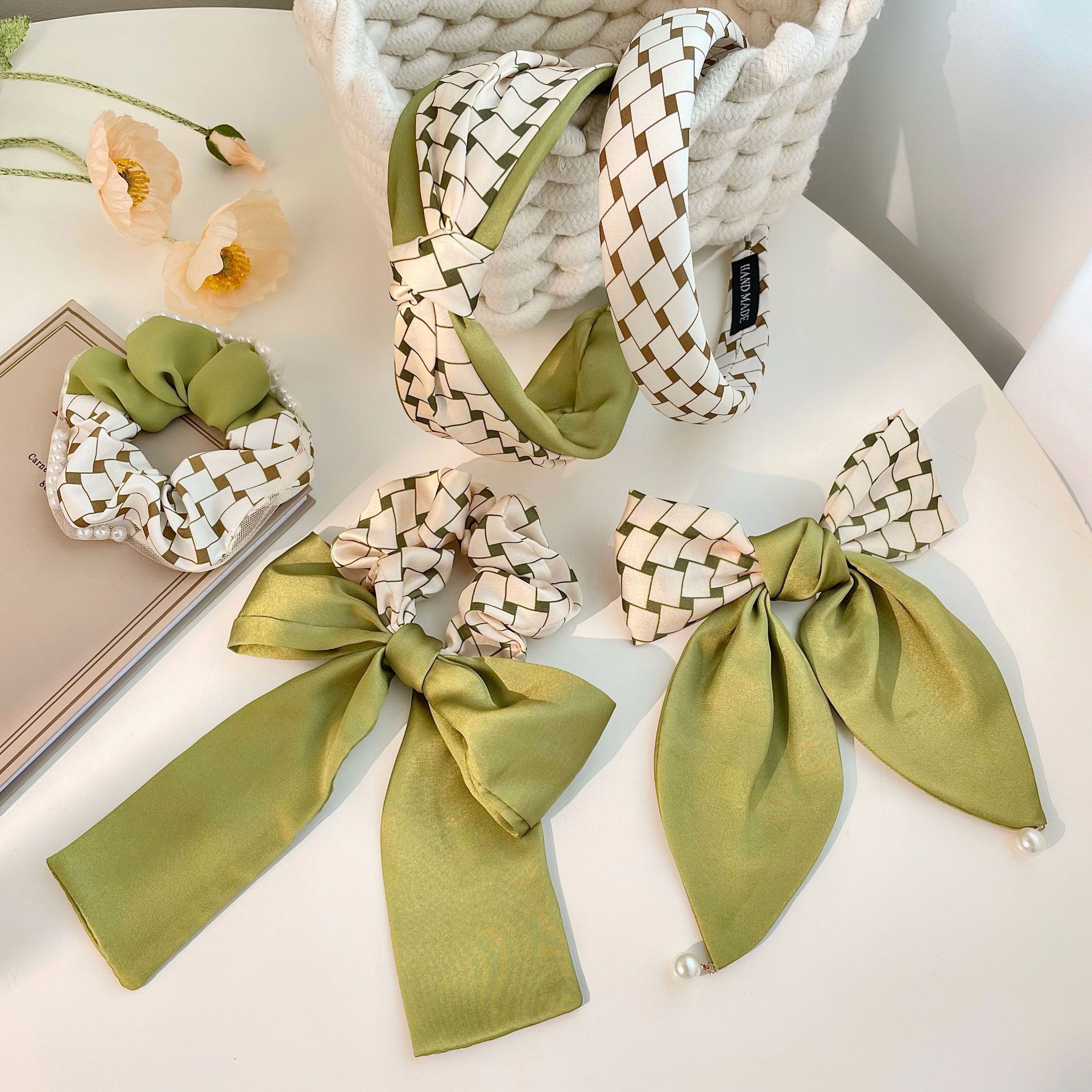 早春抹茶色蝴蝶结发夹高级感珍珠大肠发圈牛油果格子发箍头饰韩版