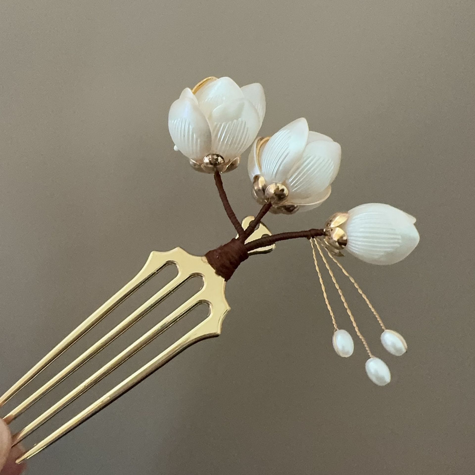 Ancient-style white magnolia hairpin, flower hairpin, women's classical cheongsam, new Chinese-style high-end hairpin, Hanfu headwear Specification image