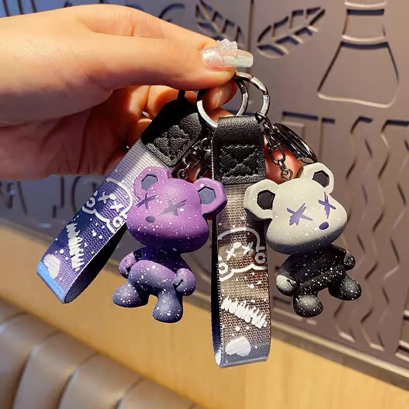 Cartoon starry sky chameleon bear car keychain, gradient violent bear, cute doll, schoolbag, hanging accessory, gift Application Scenario