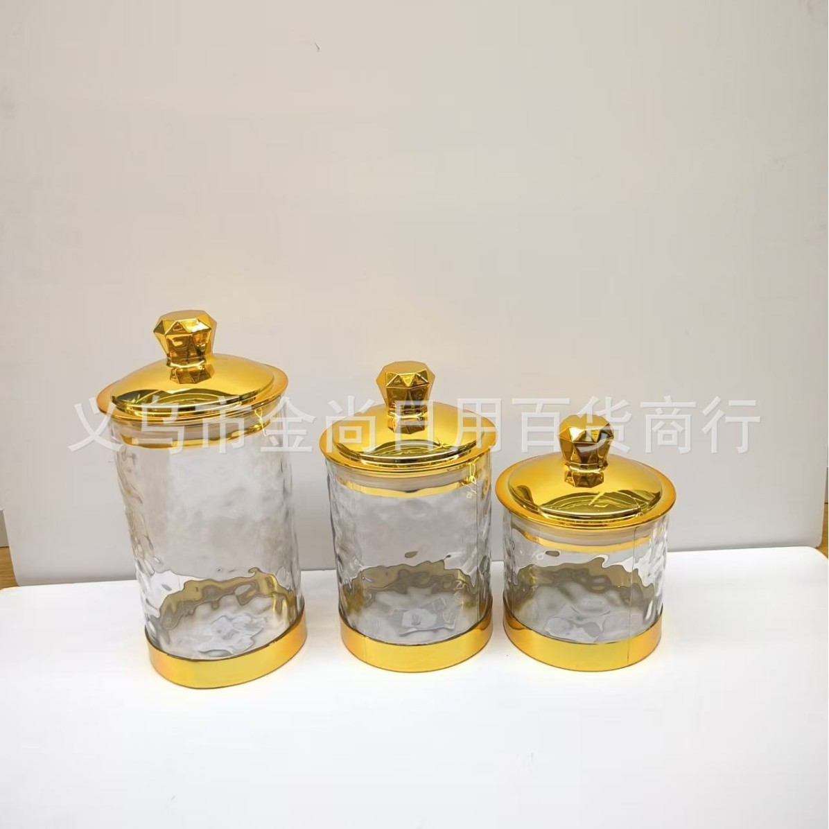 Sealed plastic bottle, high-end candy jar, storage jar with lid, golden storage jar