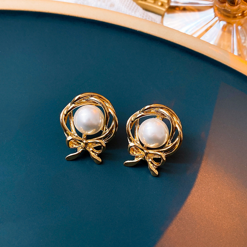 Light luxury retro pearl stud silver needle earrings, niche fashion, high-end feel, versatile women's earrings wholesale accessories from Yiwu Specification image