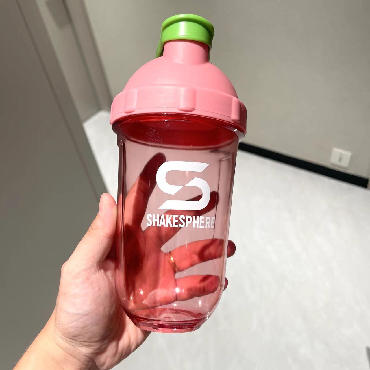 Wholesale of new portable cups, protein powder shaker cups, sports and fitness cups, milkshake cups, plastic cups with stirring balls Specification drawing