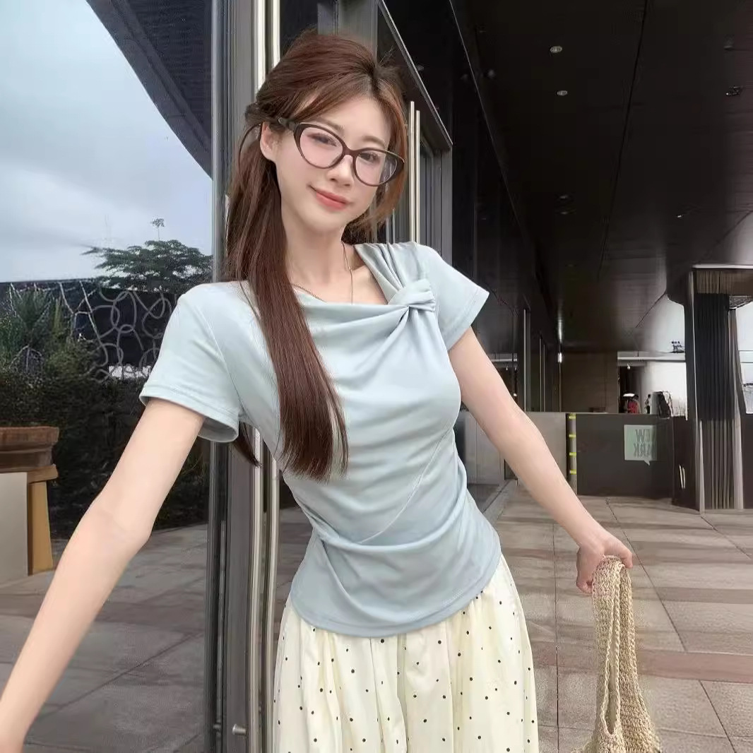设计感扭结短袖t恤女夏季2024新款褶皱时尚显瘦百搭纯色上衣潮流