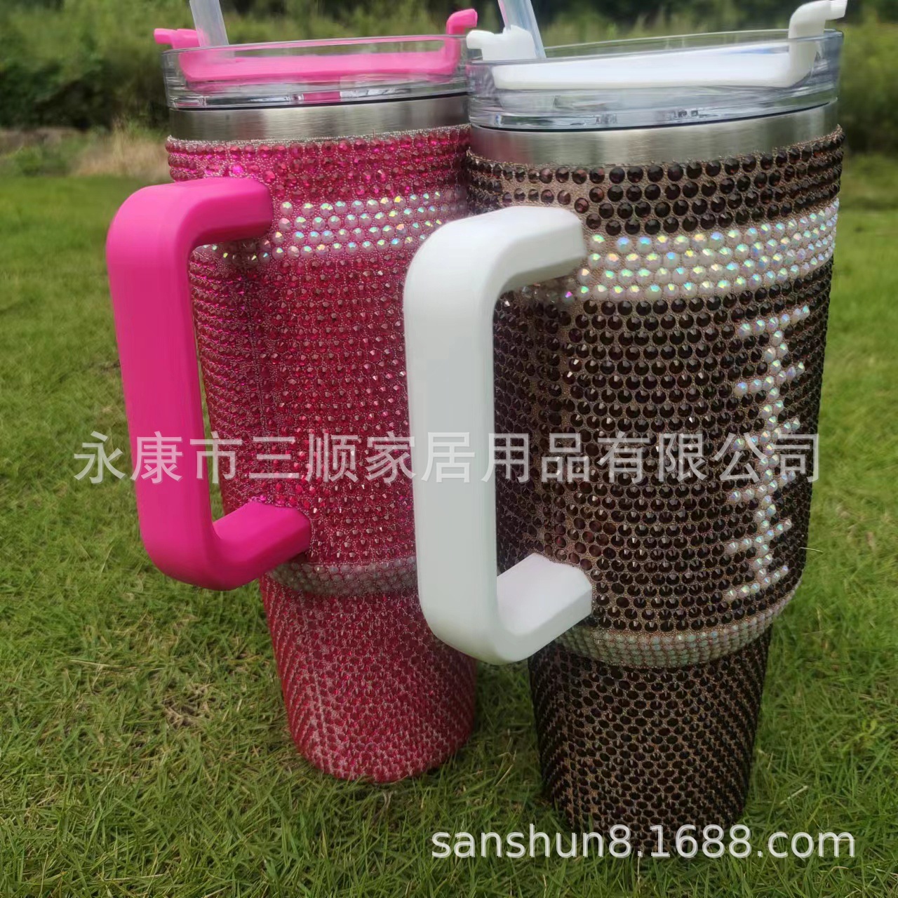 A first-generation 40oz stainless steel 304 handle diamond-encrusted insulated cup with a straw and a car cooling diamond ice cup details Picture