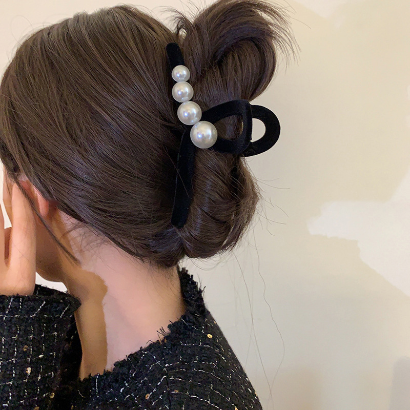 Black Velvet Pearl Clip ~ Vintage French Small Fragrance Hair Shark Clip 2023 New Hair Clip Specification drawing
