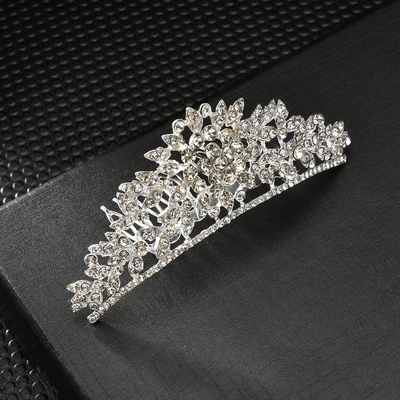 Delicate and compact bridal crown Hepburn pearl tiara temperament princess birthday party versatile hair accessories retro thumbnail