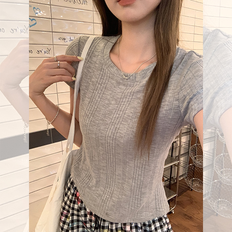 A unique and high-end textured round-neck, off-the-shoulder short-sleeved T-shirt for women, a new summer 2025 fashion and slimming inner layer details Picture