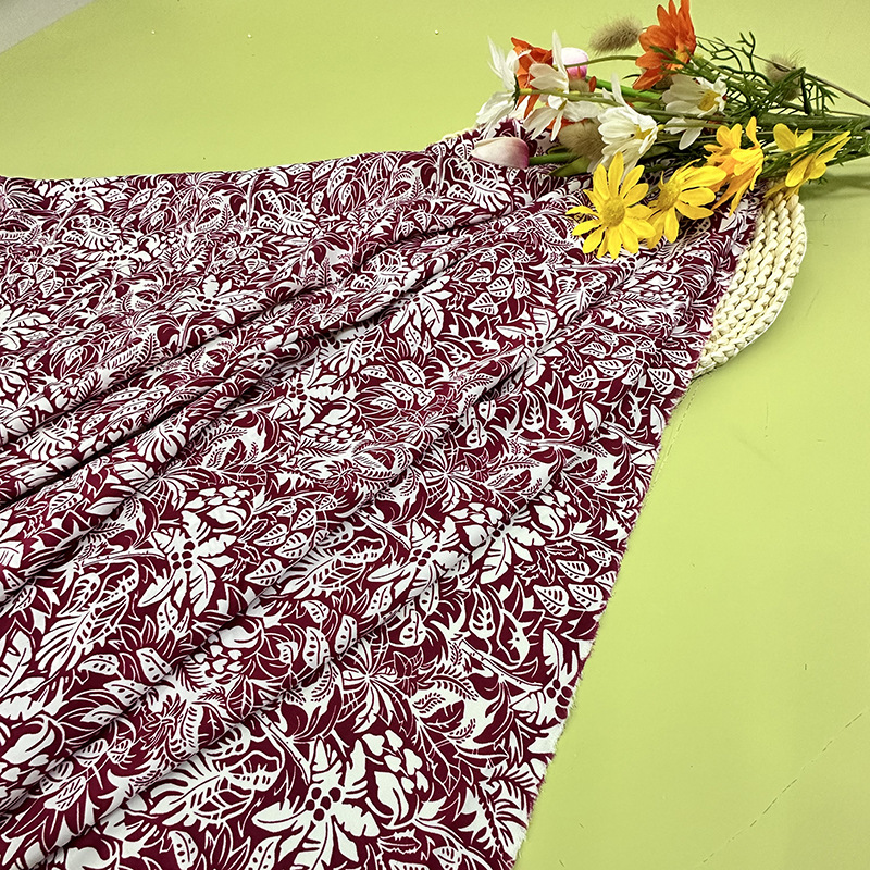 Factory direct sales of leaf printed fabric, European and American style broken card printed fabric, fashionable clothing fabric, Amazon pattern wholesale details Picture