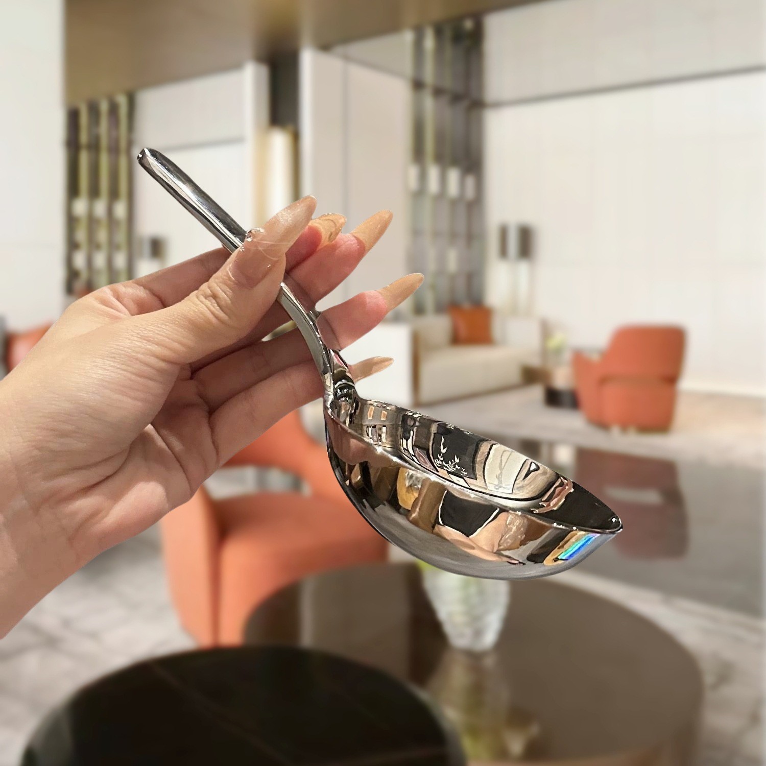 Big Head Soup Spoon 304 Stainless Steel Short Handle Large Round Spoon Drink Soup Porridge Spoon Household Spoon Meal Spoon Rice Noodle Spoon Application Scenario