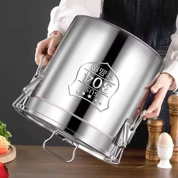 304 Stainless Steel Portable Multi-Purpose Sealed Soup Bucket Tea Can Transport Bucket Milk Wine Leavened Peanut Oil Bucket Application Scenario