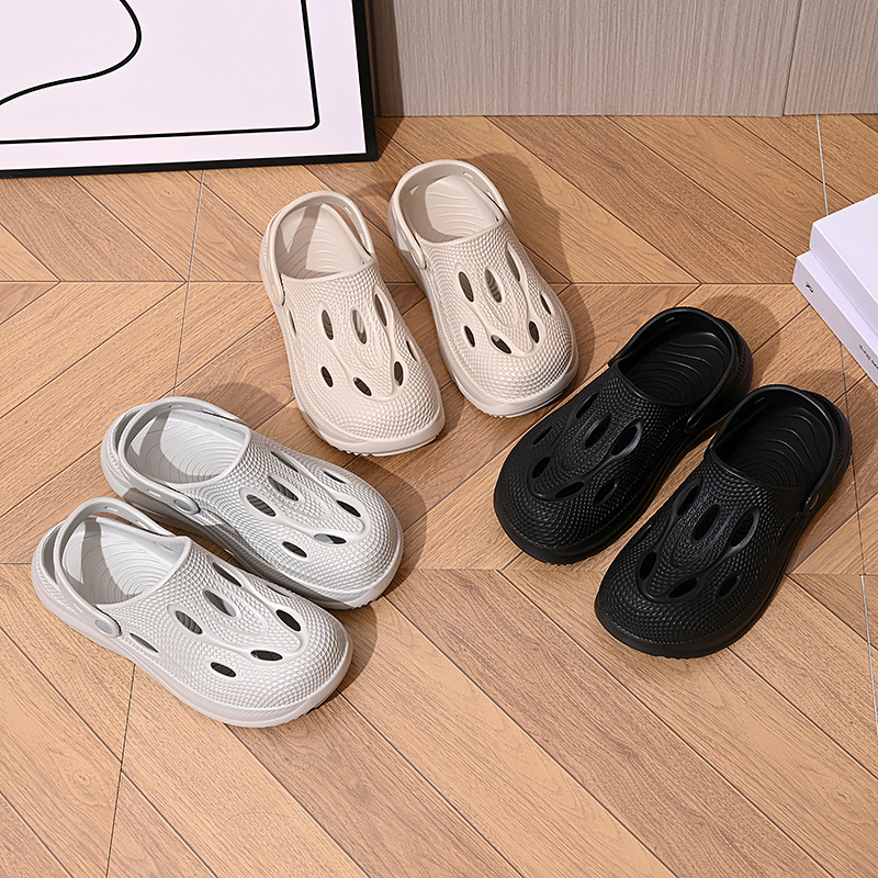 New Men's Cool Shoes, Men's Summer Trend, Coconut Hole Shoes, Men's Outerwear With Perforated Beach Sandals, And Men's Slippers