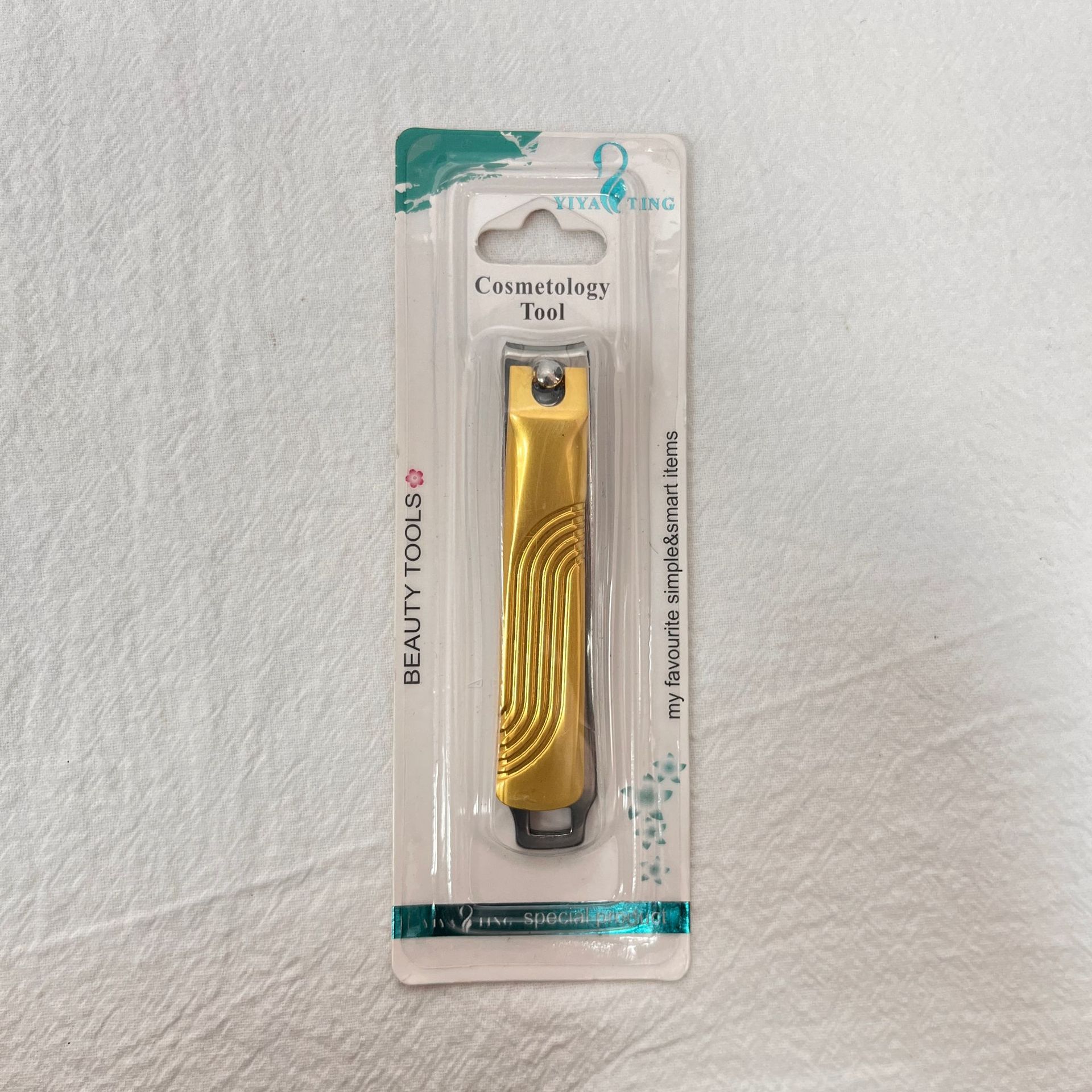 Cross-border e-commerce manufacturer wholesals stainless steel nail clippers with individual sharp edges for household portable nails Application Scenario