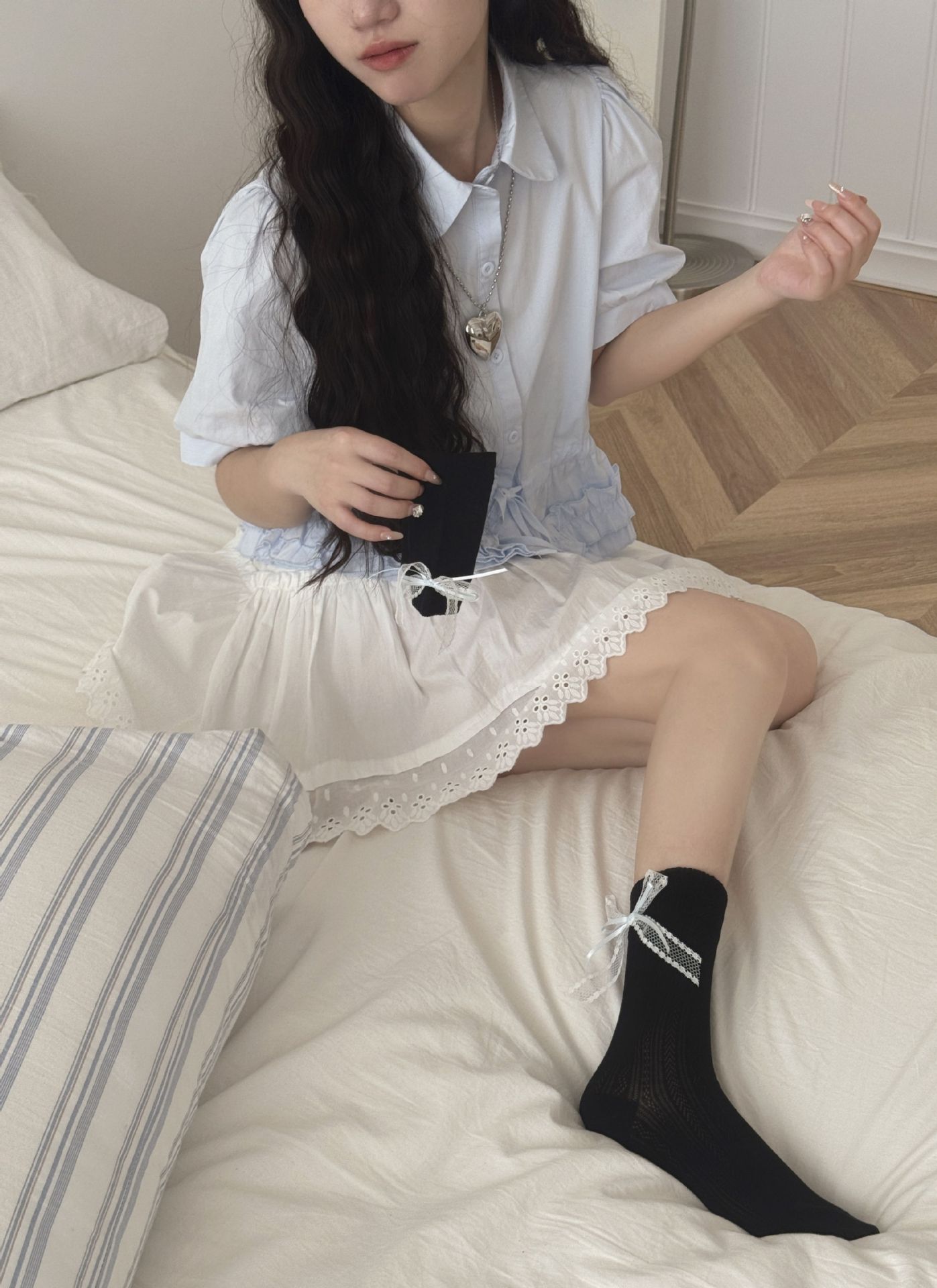 袜子地摊一件代发夏季薄款堆堆袜子女芭蕾风ins日系少女蕾丝蝴蝶结飘带无骨中筒袜一件代发详情14