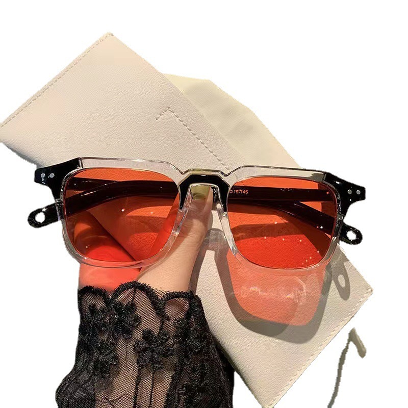Retro Korean-style new sunshade small square frame sunglasses, trendy and individualistic for women, round face fashionable sunglasses for male couples, and Internet celebrity fashion Item Picture