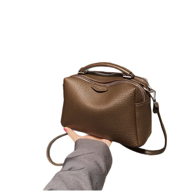 Fashionable women's bag, new Spring 2025 vintage hand-held pillow bag, Boston design sense commuter crossbody bag