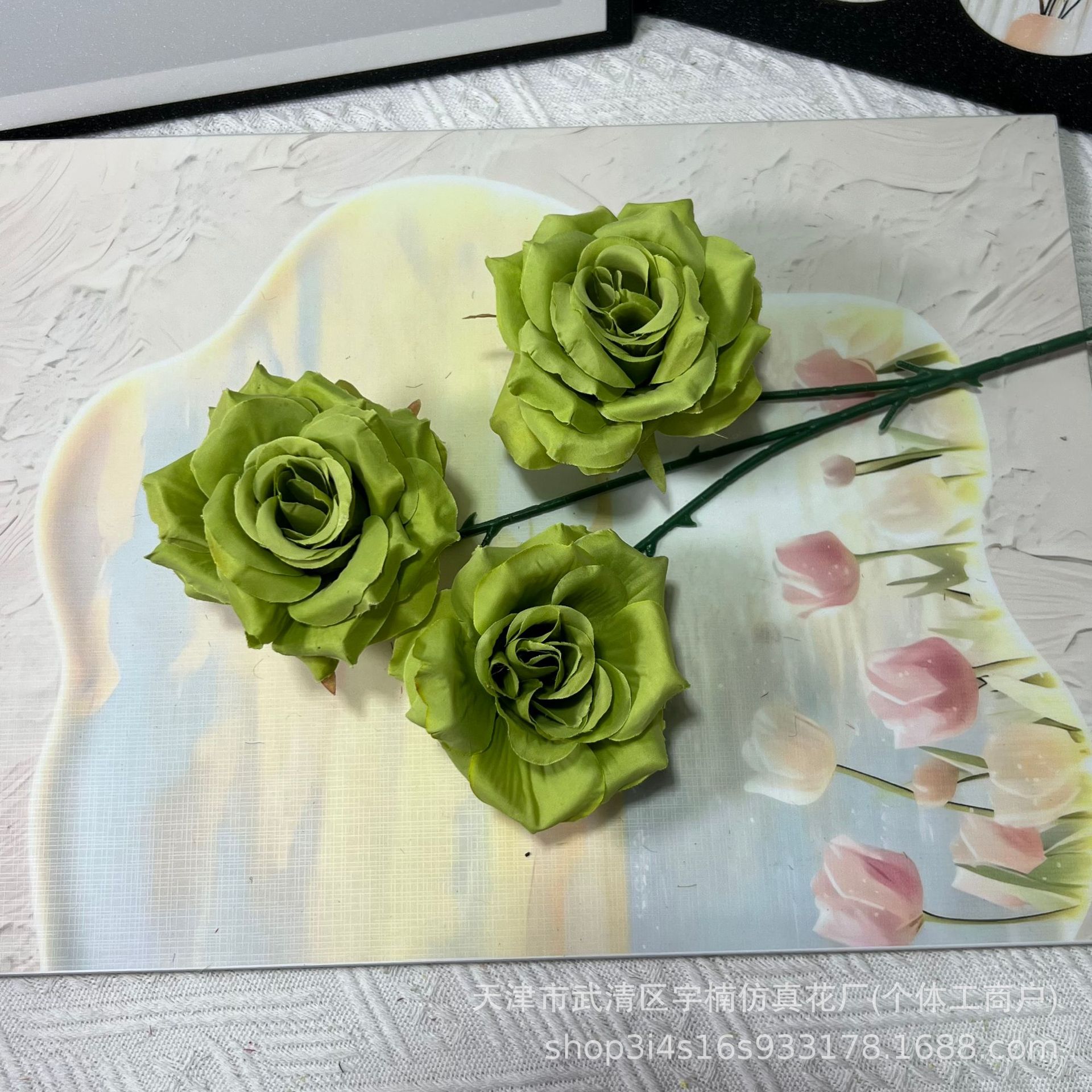 Wedding simulation flower three-headed diamond rose, wedding hall flower arrangement background, hotel home soft decoration table flower decoration, foreign trade Application Scenario