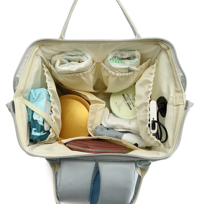 Worry-Free Fox Multi-Functional Mommy Bag Large Capacity Fashion Go Out Mother And Baby Bag Mother With Baby Go Out Backpack Application Scenario