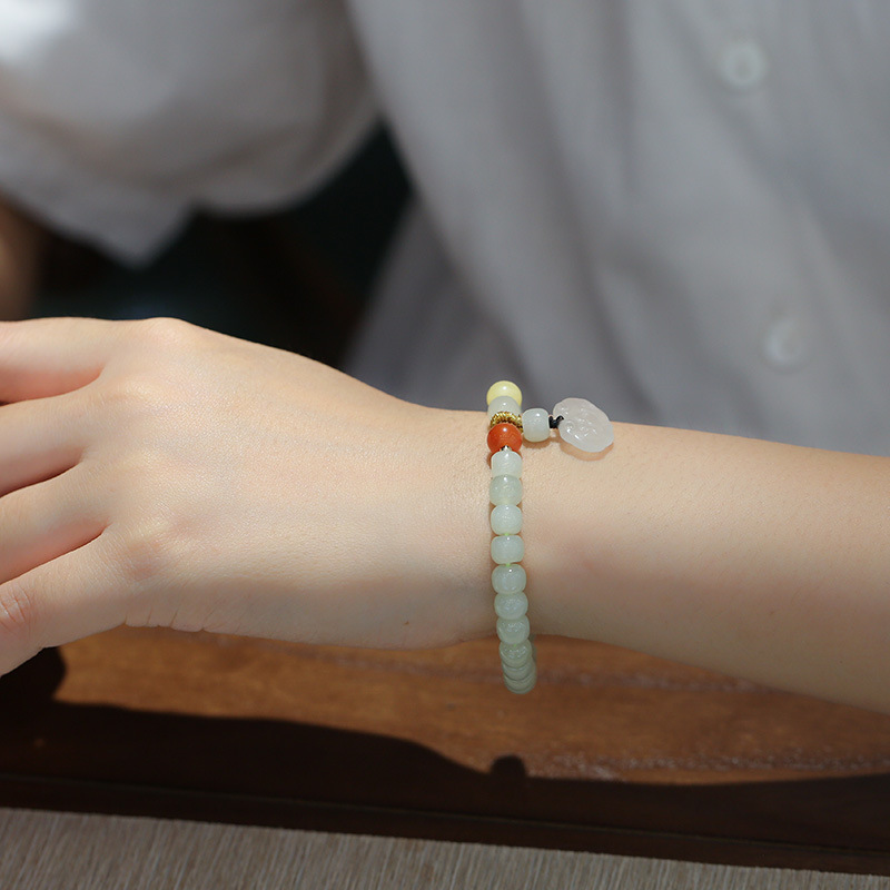 Natural Hetian jade bracelet paired with amber and red agate Hetian jade ruyi bracelet, a fresh and retro style women's accessory Specification image