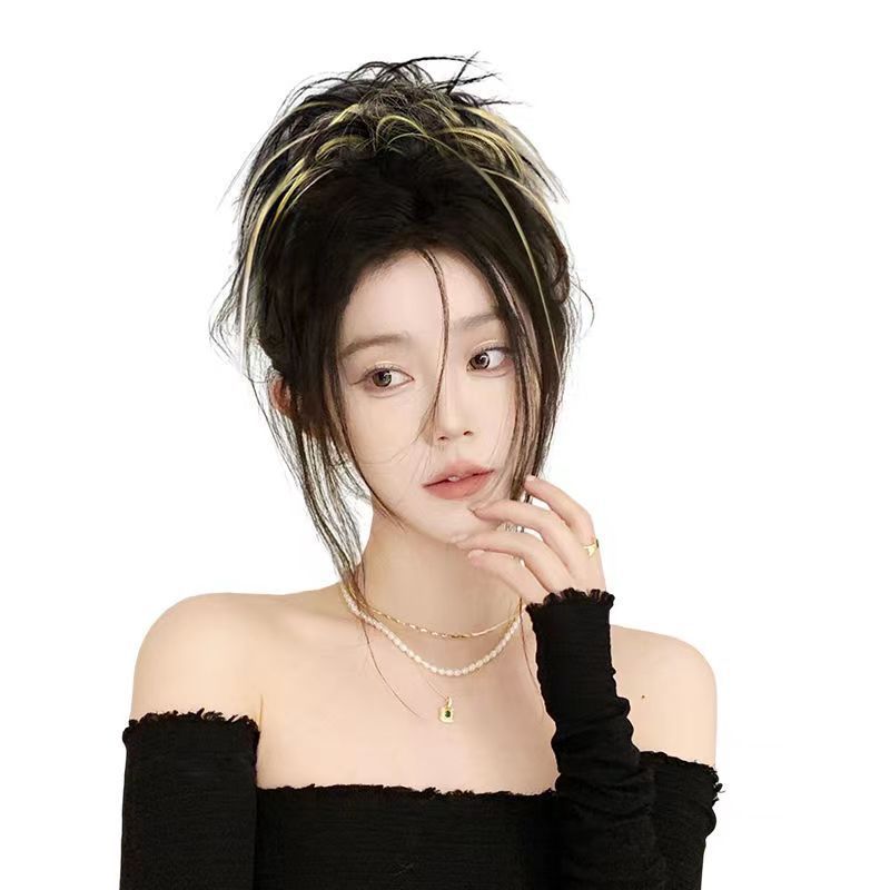 New highlights of the chicken coop bun hairstyle wig with a unique, fluffy and realistic look. A hot girl highlights wig ring Item Picture