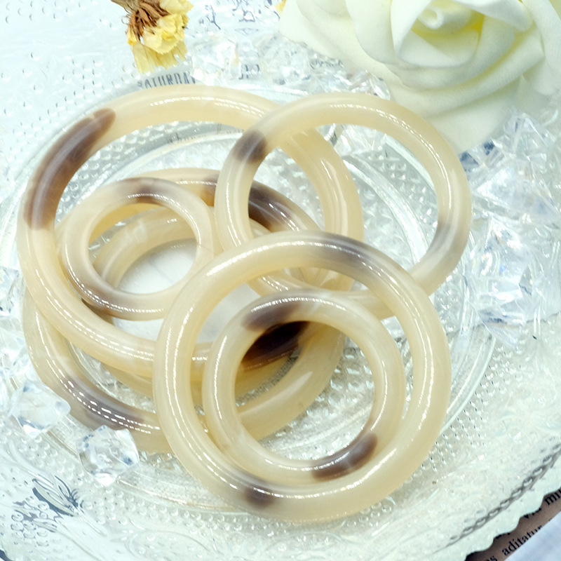 Resin circular ring, sweater, coat, skirt, decorative circle buckle, bag, shoe, hat accessory buckle, resin waist buckle, decorative buckle Specification image
