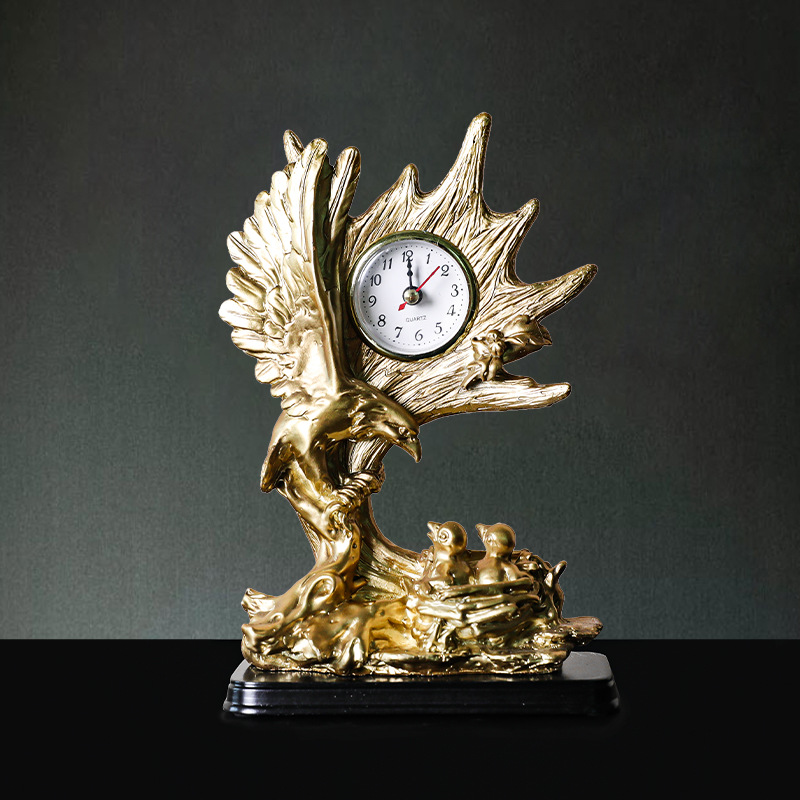 Nordic Light Luxury Creative Resin Animal Clock Clock Home Porch Living Room Retro Wine Cabinet Tv Cabinet Decoration Application Scenario