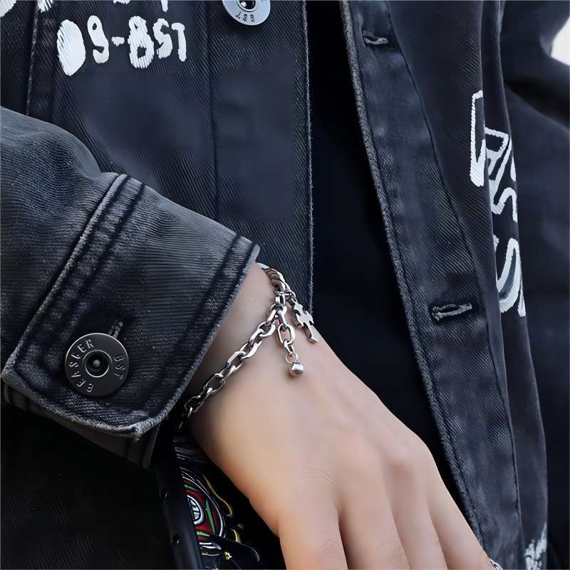 Titanium steel bracelet, trendy men's and women's couple accessories, wristbands, retro hip-hop patchwork cross bracelet Specification image