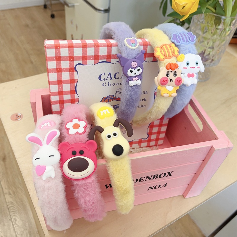 Autumn and winter plush headband, a thoughtful children's cartoon sponge headband, a cute new headwear for girls, a sweet and childlike hair accessory