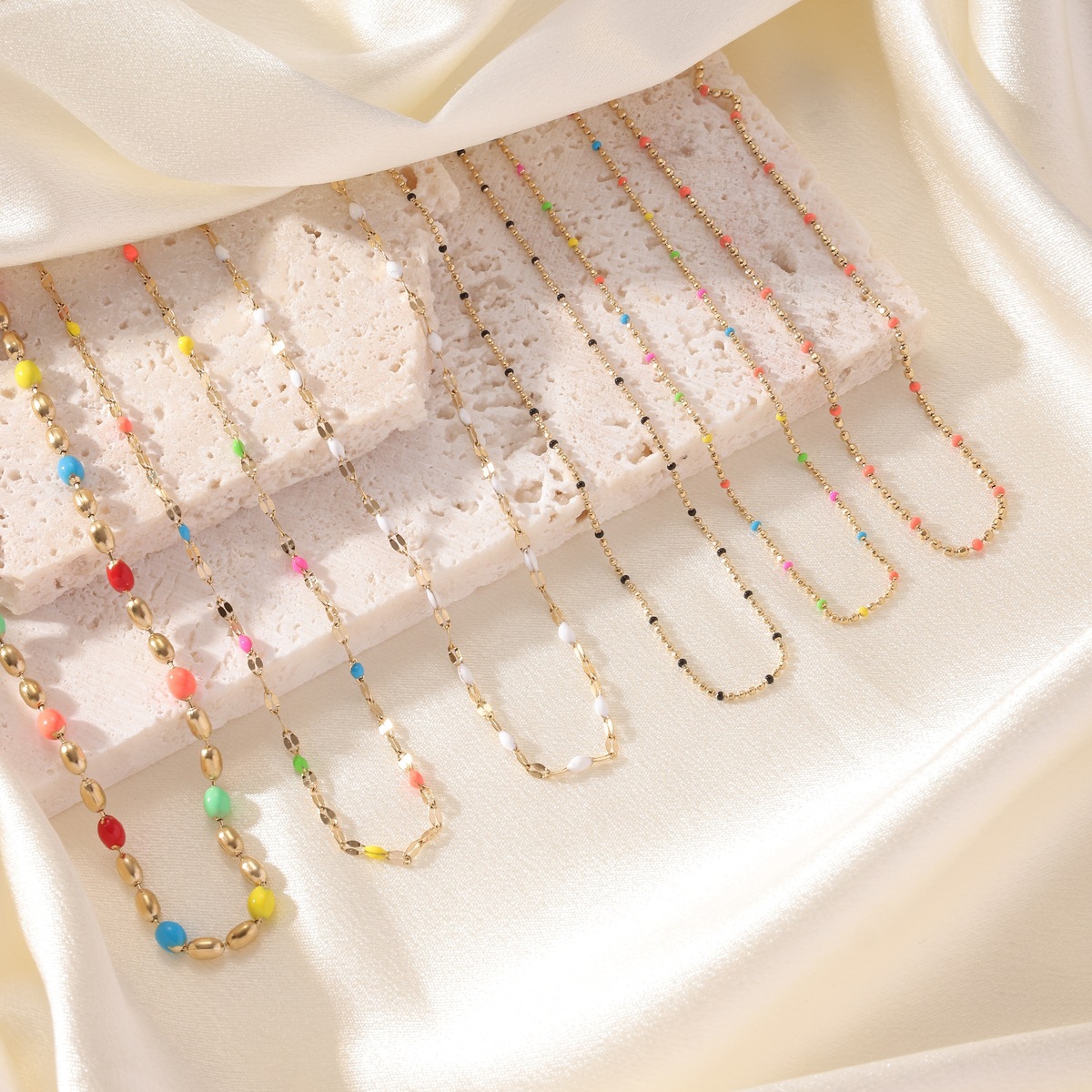 Colorful rice bead necklace, ordinary chain, fresh, simple and niche titanium steel necklace