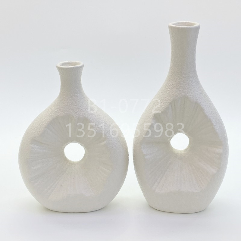 简约北欧式陶/ins风白色/纯白花瓶产品图