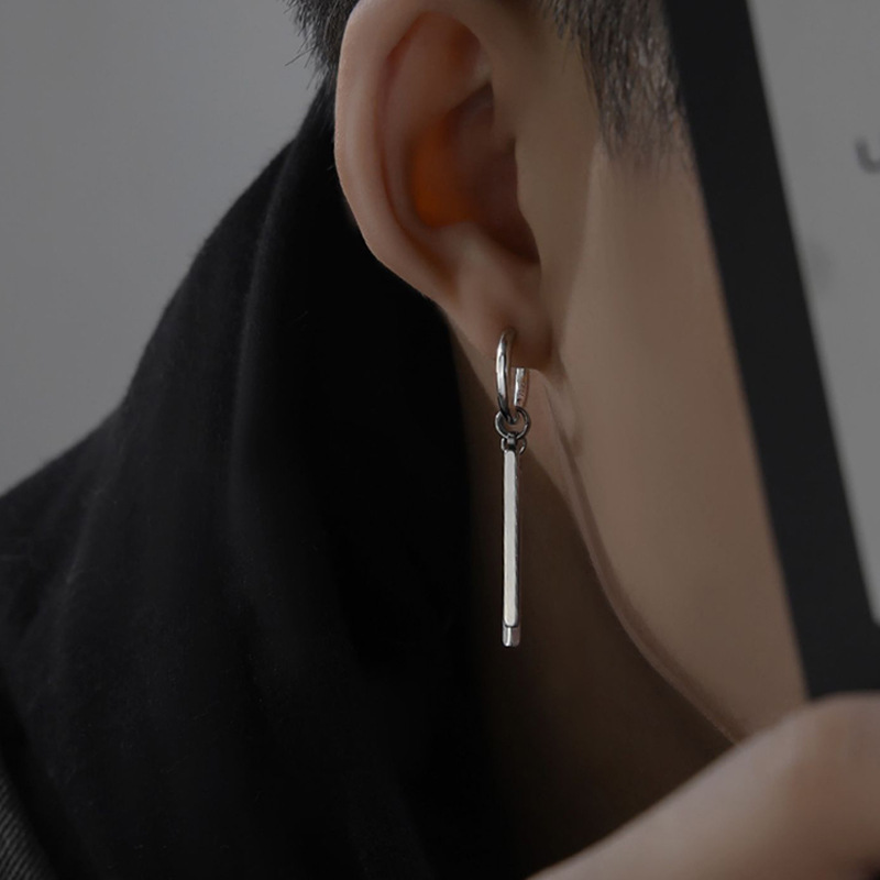 Earrings 925 silver needle, trendy and manly, single piece, trendy and individual, cool and stylish earrings, female stud earrings, couple Zoro ear rings Application Scenario
