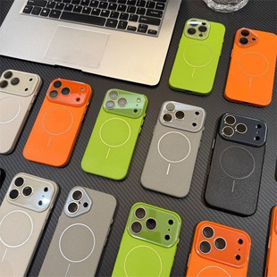 Magsafe shockproof transparent magnetic case is simple and practical. It is a drop-resistant phone case for iPhone 17 that is not prone to yellowing and has a large hole pic 2