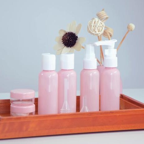 Empty bottles, travel sets, skin care products, toner, body lotion, body wash, shampoo, and spray bottles Application Scenario