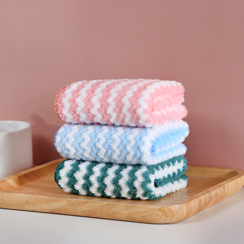 Cationic Dishwashing Cloth Kitchen Dishwashing Cloth Does Not Stick To Oil Absorbent Does Not Drop Hair Household Goods Cleaning Cloth Wholesale Application Scenario