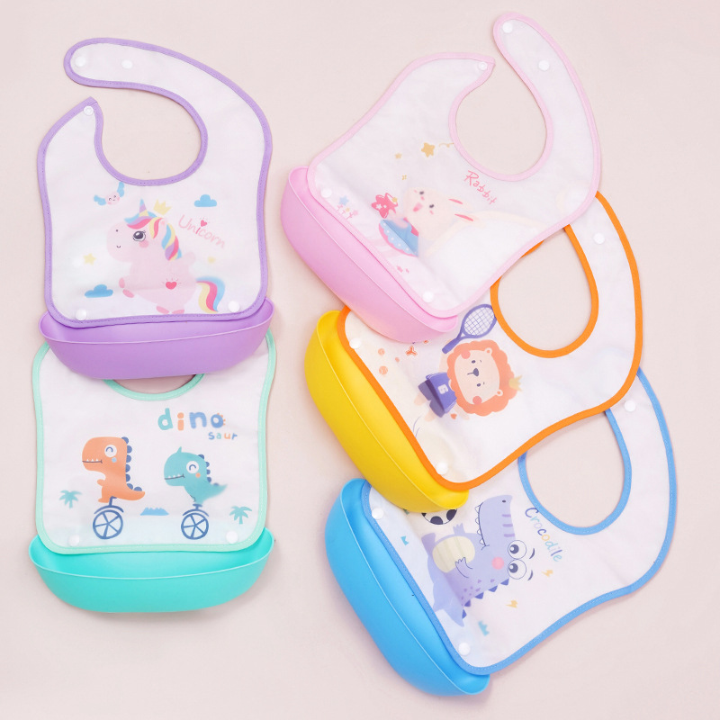 Cartoon detachable rice bag EVA waterproof baby eating bib, children's saliva towel, children's disposable three-dimensional bib Application Scenario
