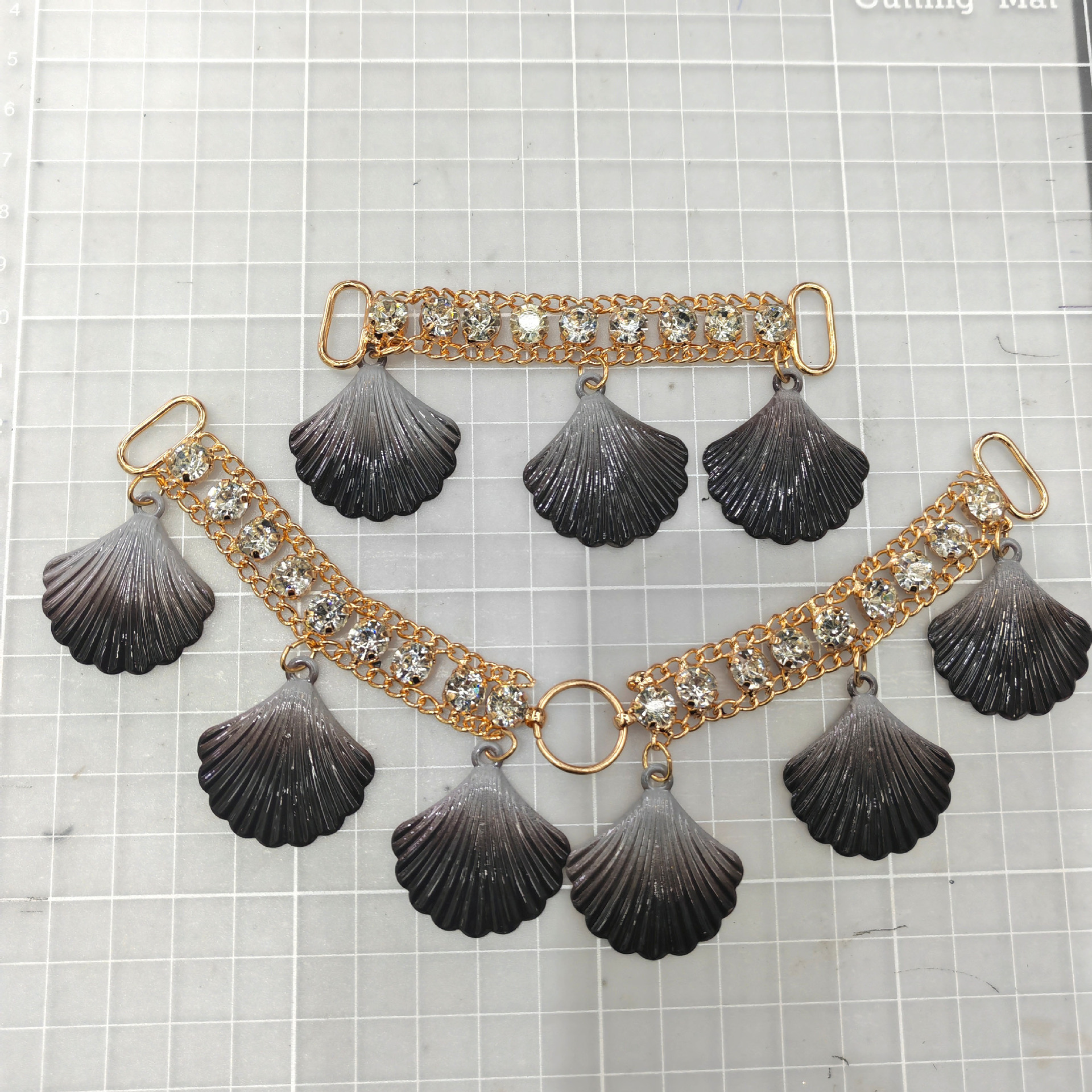 服装饰品实物图