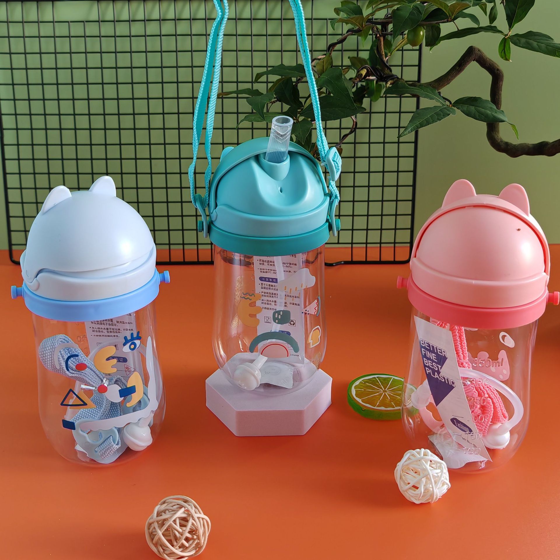 网红小熊新款水杯高颜值便携塑料杯吸管杯可爱儿童卡通背带学饮杯