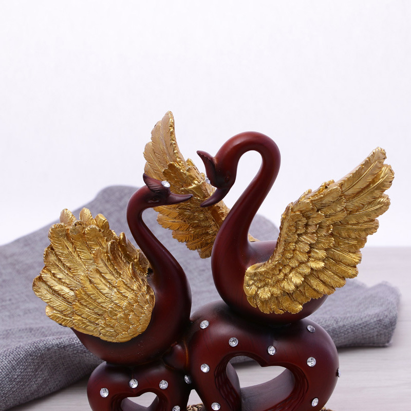 Manufacturers Wholesale Creative Resin Crafts Europe And The United States Sweet Love Lovers Swan Car Decoration Home Furnishings Application Scenario